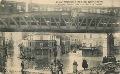    CPA FRANCE 75015 "Paris, Le carrefour Lourmel pendant les inondations de 1910"