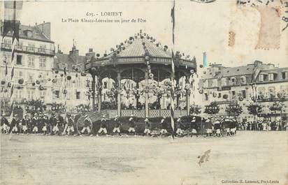 / CPA FRANCE 56 "Lorient, la place Alsace Lorraine un jour de fête"