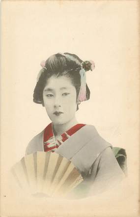 CPA JAPON / Geisha / Eventail