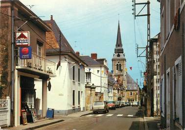 / CPSM FRANCE 72 "Précigne, rue de l'Abbé Chevalier et l'église"