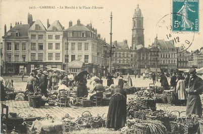 / CPA FRANCE 59 "Cambrai, le marché à la place d'Armes"