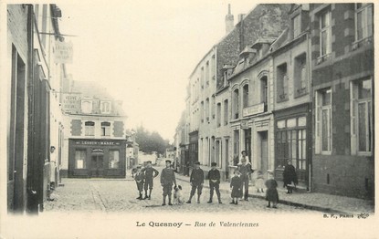 / CPA FRANCE 59 "Le Quesnoy, rue de Valenciennes"