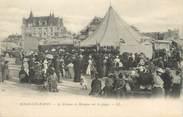 59 Nord / CPA FRANCE 59 "Malo Les Bains, le kiosque de musique sur la plage"