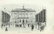 60 Oise / CPA FRANCE 60 "Mouy, place de l'hôtel de ville"