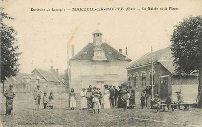 / CPA FRANCE 60 "Mareuil la Motte, la mairie et la place"