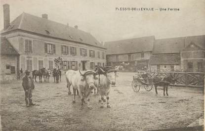 / CPA FRANCE 60 "Plessis Belleville, une ferme" / VACHES