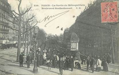  CPA FRANCE 75018 "Paris, la sortie du Métro, boulevard Rochechouart"