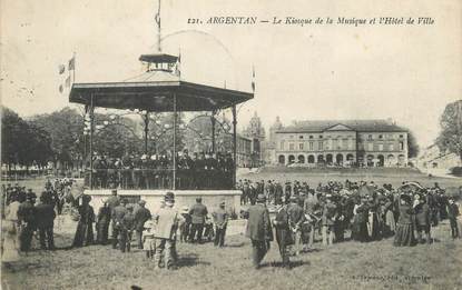 / CPA FRANCE 61 "Argentan, le kiosque de la musique et l'hôtel de ville"