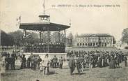 61 Orne / CPA FRANCE 61 "Argentan, le kiosque de la musique et l'hôtel de ville"