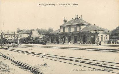 / CPA FRANCE 61 " Mortagne, intérieur de la gare"