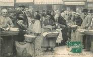 43 Haute Loire CPA FRANCE 43 "Le Puy, le marché de la place du Plot"