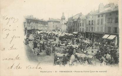 CPA FRANCE 43 "Yssingeaux, la place du Foirail, un jour de marché"