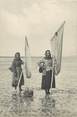 62 Pa De Calai / CPA FRANCE 62 "Berck Plage, pêcheuses de Crevettes"