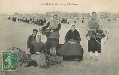 / CPA FRANCE 62 "Berck Plage, groupe de pêcheuses"