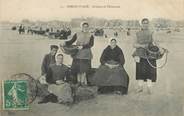 62 Pa De Calai / CPA FRANCE 62 "Berck Plage, groupe de pêcheuses"