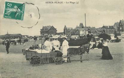 / CPA FRANCE 62 " Berck Plage, la plage "