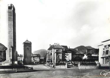 / CPSM FRANCE 73 "Saint Jean de Maurienne, la place et le monument aux morts"