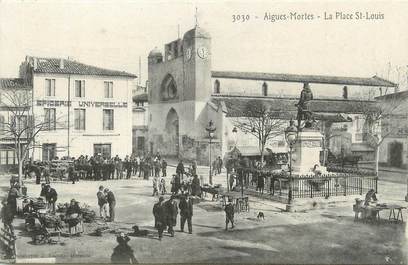 / CPA FRANCE 30 "Aigues Mortes, la place Saint Louis "