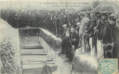 CPA FRANCE 62 "Catastrophe des mines de Courrières, bénédiction de la Fosse commune"