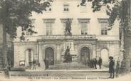 30 Gard / CPA FRANCE 30 "Le Vigan, la mairie, monument sergent Triaire"