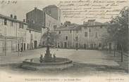 30 Gard / CPA FRANCE 30 "Villeneuve les Avignon, la grande place"