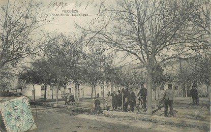 / CPA FRANCE 30 "Vergèze, place de la République"