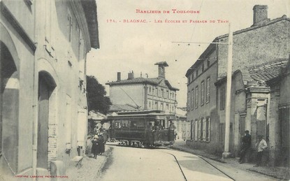 / CPA FRANCE 31 "Blagnac, les écoles et passage du tram" / TRAMWAY