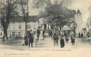 31 Haute Garonne / CPA FRANCE 31 "Arfons, la place, un rendez vous de chasse"