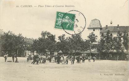 CPA FRANCE 46 "Cahors, Place Thiers et Caserne Bessières"