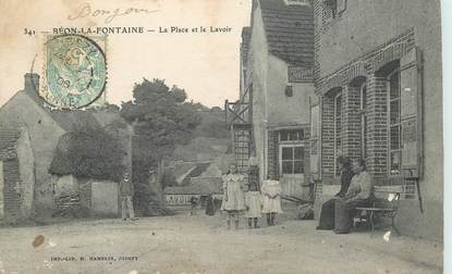 CPA FRANCE 89 "Réon la Fontaine, la place et le lavoir"