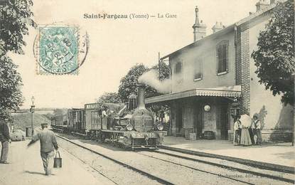   CPA  FRANCE 89 "Saint Fargeau, la gare" / TRAIN