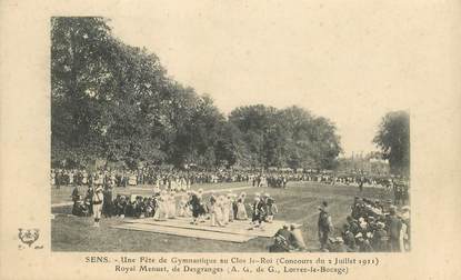   CPA  FRANCE 89 "Sens, une fête de gymnastique au Clos Le Roi, 1911"