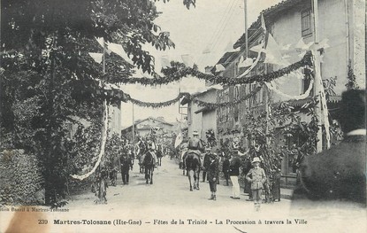 / CPA FRANCE 31 "Martres Tolosane, fêtes de la TRinité, la procession"