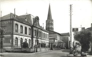 31 Haute Garonne / CPSM FRANCE 31 "Sainte Foy de Peyrolières, la mairie et l'église"
