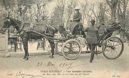   CPA  FRANCE  75 "Paris Nouveau, les femmes cochers"