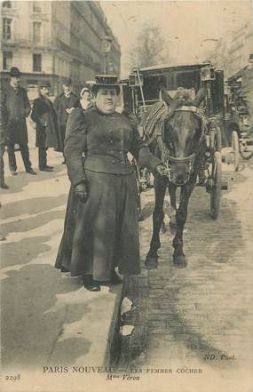   CPA   FRANCE   75  "Paris Moderne,  les femmes  cochers"