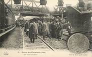 75 Pari CPA FRANCE 75 "Paris, Grève des cheminots, 1910, les trains en panne"