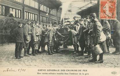 CPA FRANCE 75 "Paris, Grève des cheminots, cuisine militaire"