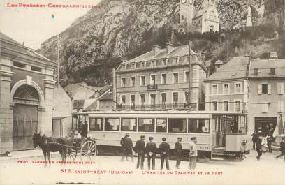 / CPA FRANCE 31 "Saint Béat, l'arrivée du Tramway et le fort"