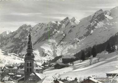 / CPSM FRANCE 74 "La Cluzaz, vue générale et la chaine des Aravis"