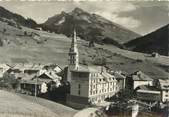 74 Haute Savoie / CPSM FRANCE 74 "La Cluzaz, l'entrée du village vers le col des Aravis"