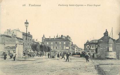 / CPA FRANCE 31 "Toulouse, Faubourg Saint Cyprien, place Roguet"