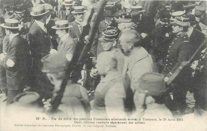 / CPA FRANCE 31 "Toulouse, fin du défilé des premiers prisonniers allemands"