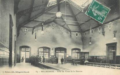 / CPA FRANCE 01 "Bellegarde, salle de visite de la douane"