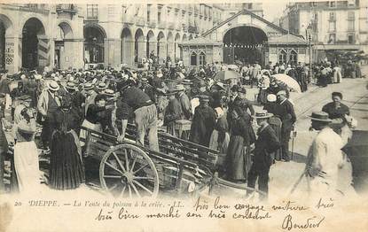 CPA FRANCE 76 "Dieppe, la vente du poisson à la criée"