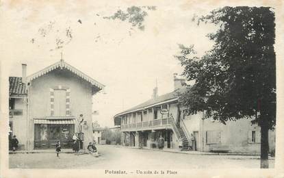 / CPA FRANCE 01 "Foissiat, un coin de la place"