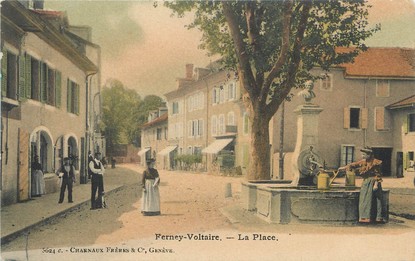 / CPA FRANCE 01 "Ferney Voltaire, la place"