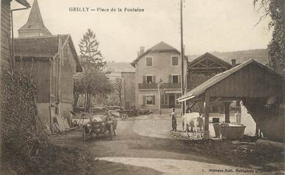/ CPA FRANCE 01 "Grilly, place de la Fontaine"