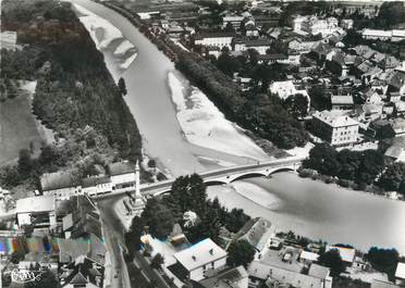 / CPSM FRANCE 74 "Bonneville, vue aérienne, le pont sur l'Arve"