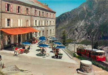 / CPSM FRANCE 74 "Chamonix, hôtel et train de Montenvers"